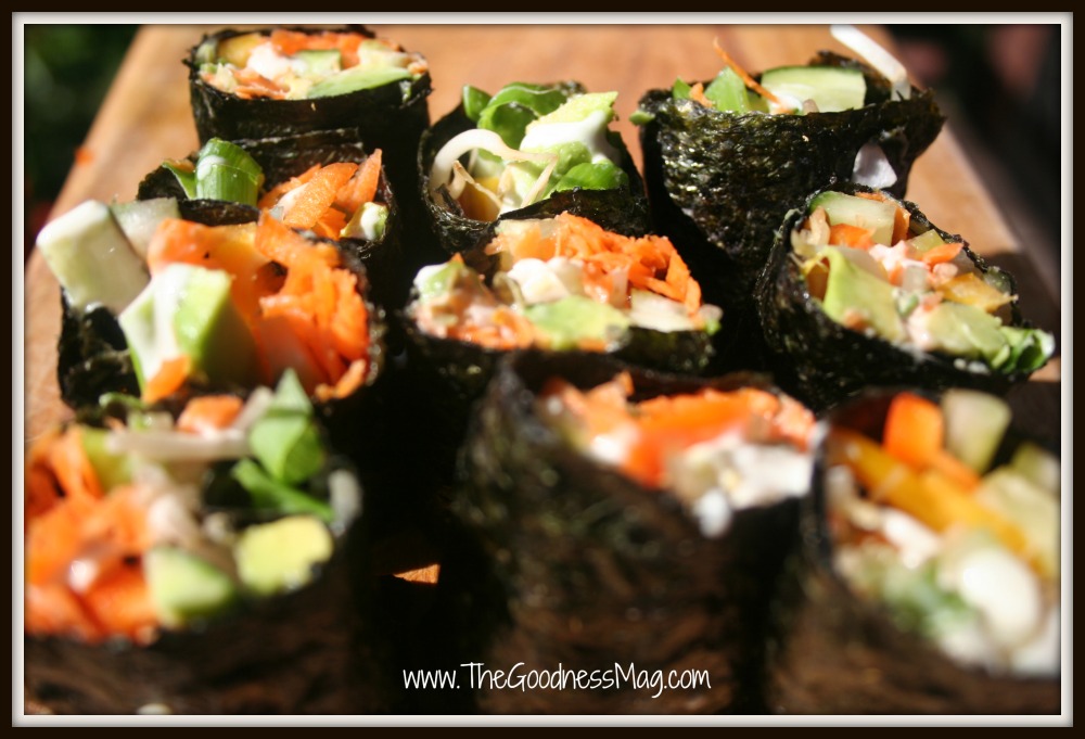 Eat-me-now rice free sushi rolls with garlic tahini sauce