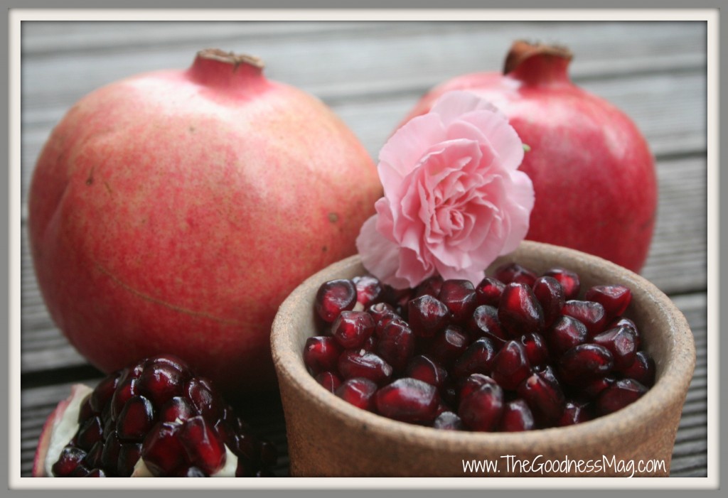 Snacking pomegranate for kids - pearls of juicy deliciousness